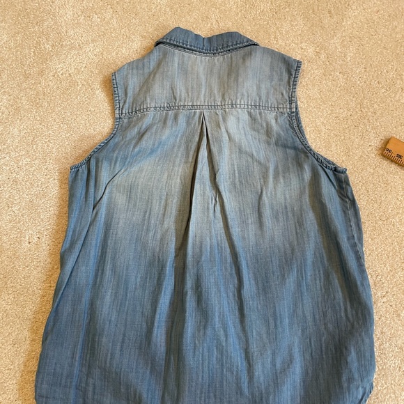 Cloth and Stone sleeveless button shirt in tencel - Picture 7 of 8